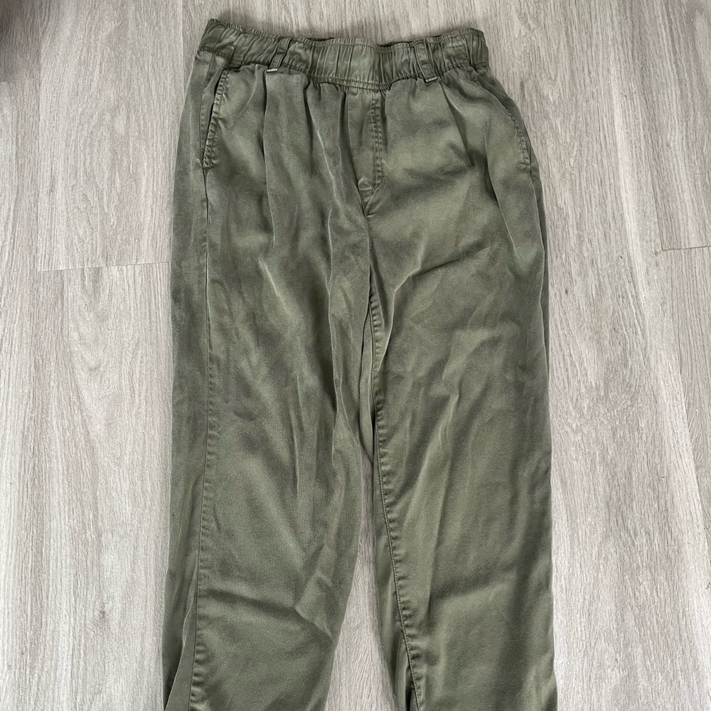 Gap olive Night Lyocell High Rise Tencel Pull on Pants Size 4 Petite EUC